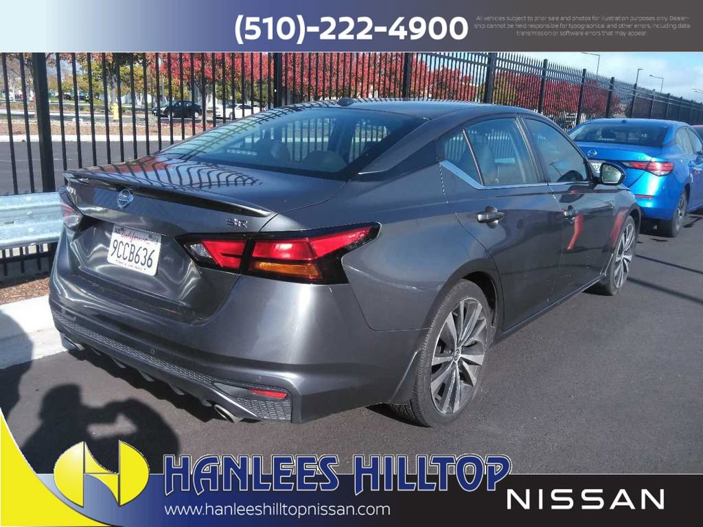 Used 2022 Nissan Altima 2.5 SR image 2