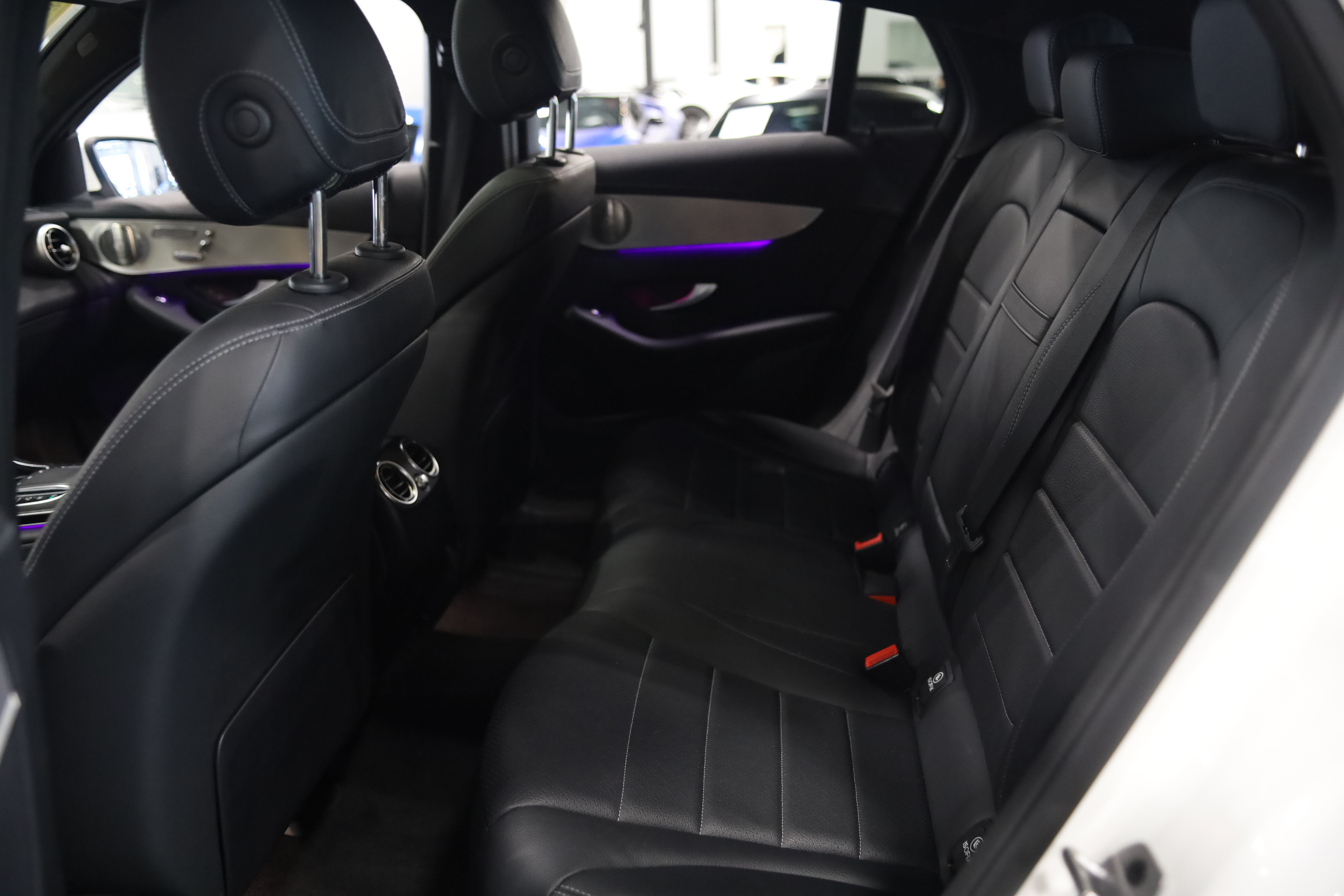 Used 2023 Mercedes-Benz GLC 300 4MATIC Coupe image 33