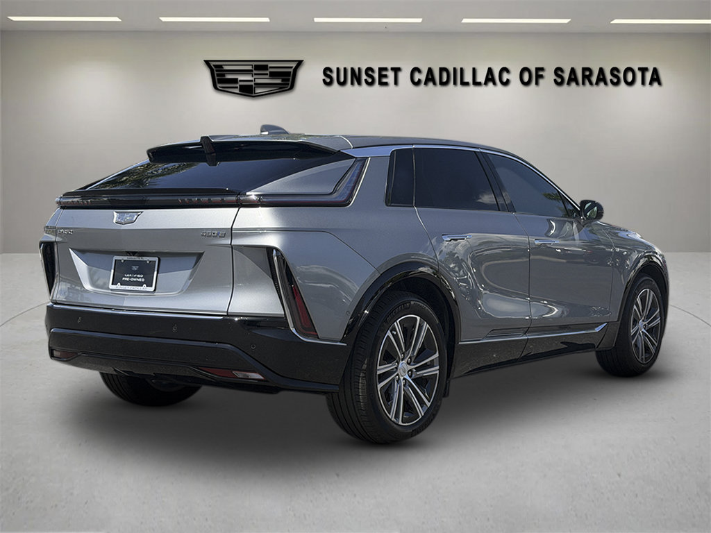 Certified 2024 Cadillac Lyriq Luxury RWD image 3