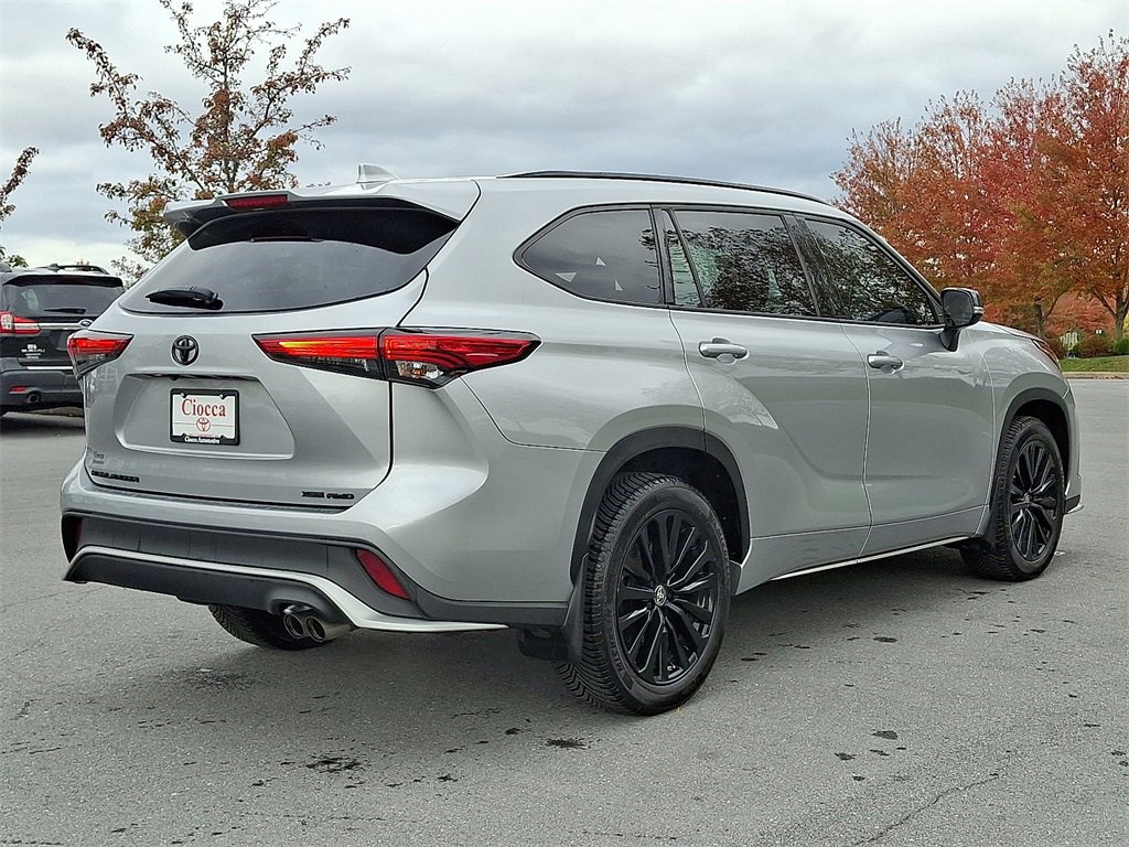 Used 2023 Toyota Highlander XSE image 8