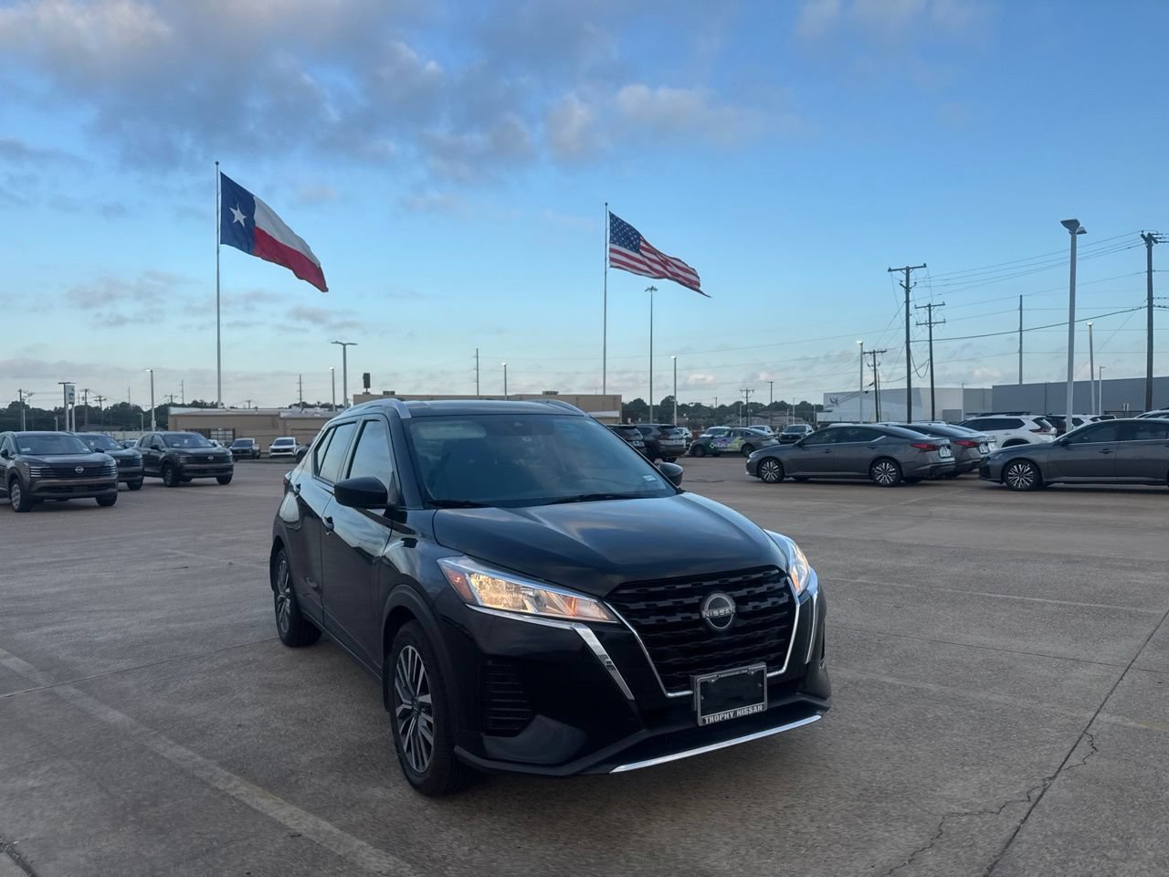 Certified 2023 Nissan Kicks SV FWD image 2