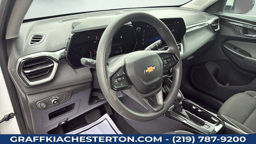 Used 2025 Chevrolet TrailBlazer LT AWD/4WD image 35
