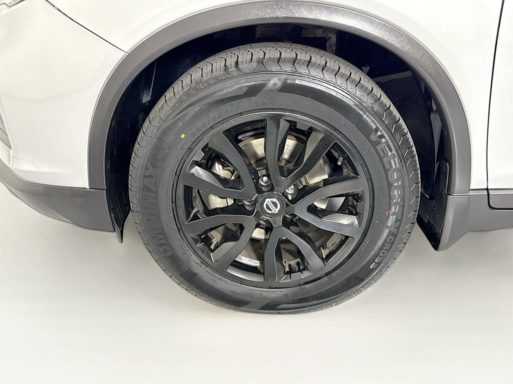 Used 2019 Nissan Rogue S w/ Special Edition Package FWD image 30