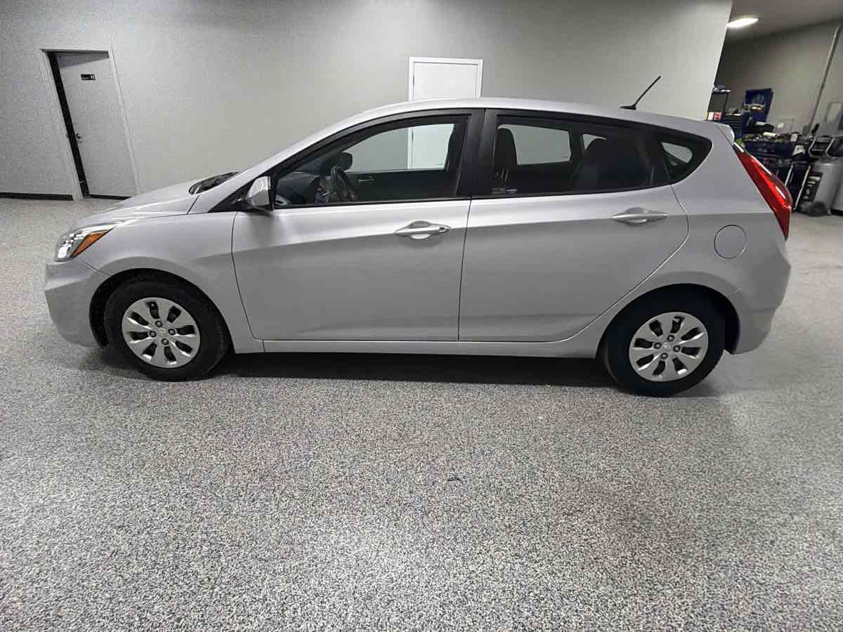 Used 2016 Hyundai Accent SE FWD image 6