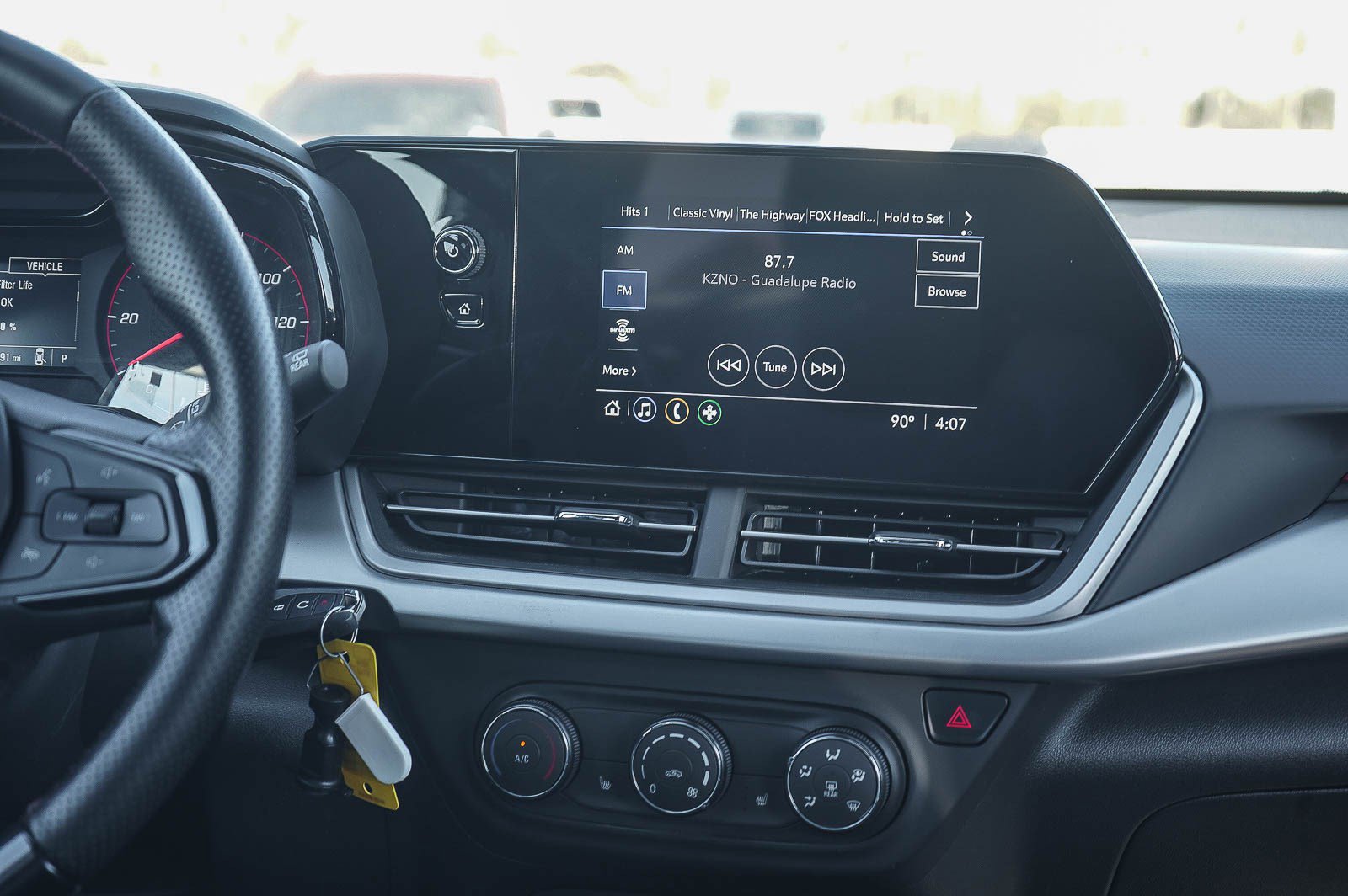 Used 2026 Chevrolet Trax RS FWD image 16