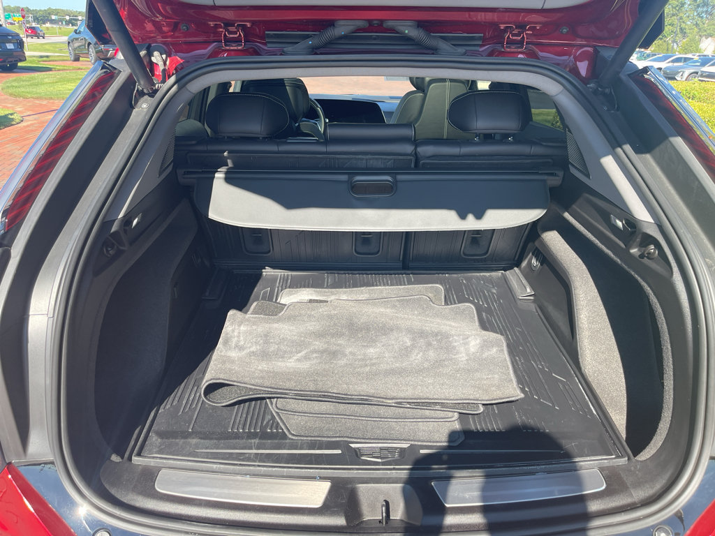 Used 2025 Cadillac Optiq Sport 2 w/ LPO, Floor Liner Package AWD/4WD image 15