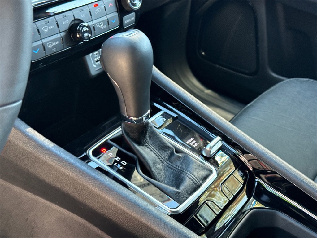 Used 2023 Jeep Compass Limited image 27