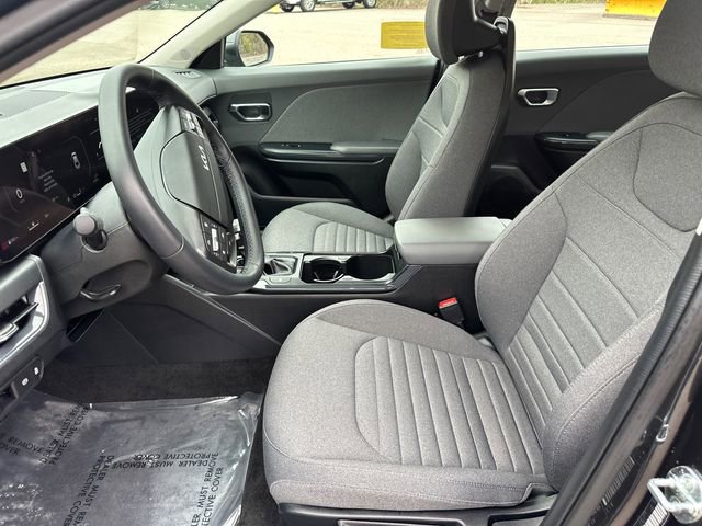 Used 2025 Kia K4 EX image 31