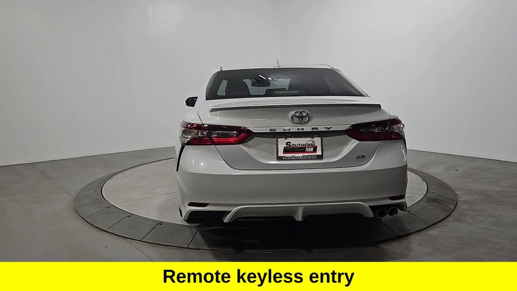 Used 2023 Toyota Camry SE w/ Cold Weather Package image 4