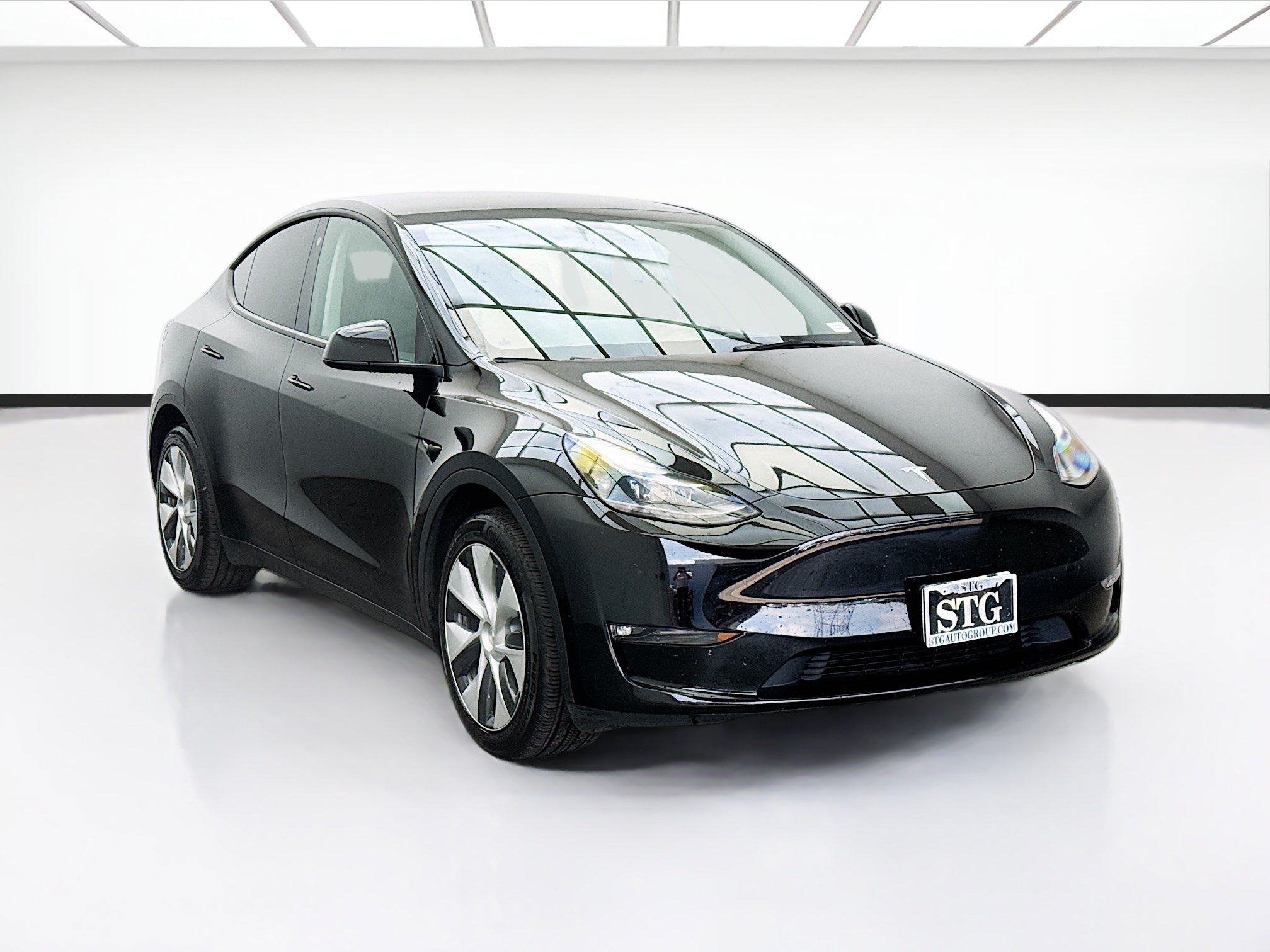 Used 2023 Tesla Model Y Long Range AWD/4WD image 3
