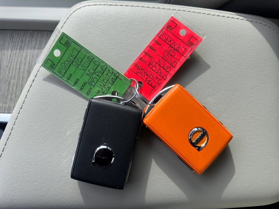 Used 2023 Volvo XC60 B5 Plus w/ Protection Package Premier image 34