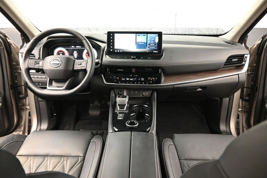 Certified 2026 Nissan Rogue Platinum w/ Platinum Premium Package AWD/4WD image 30
