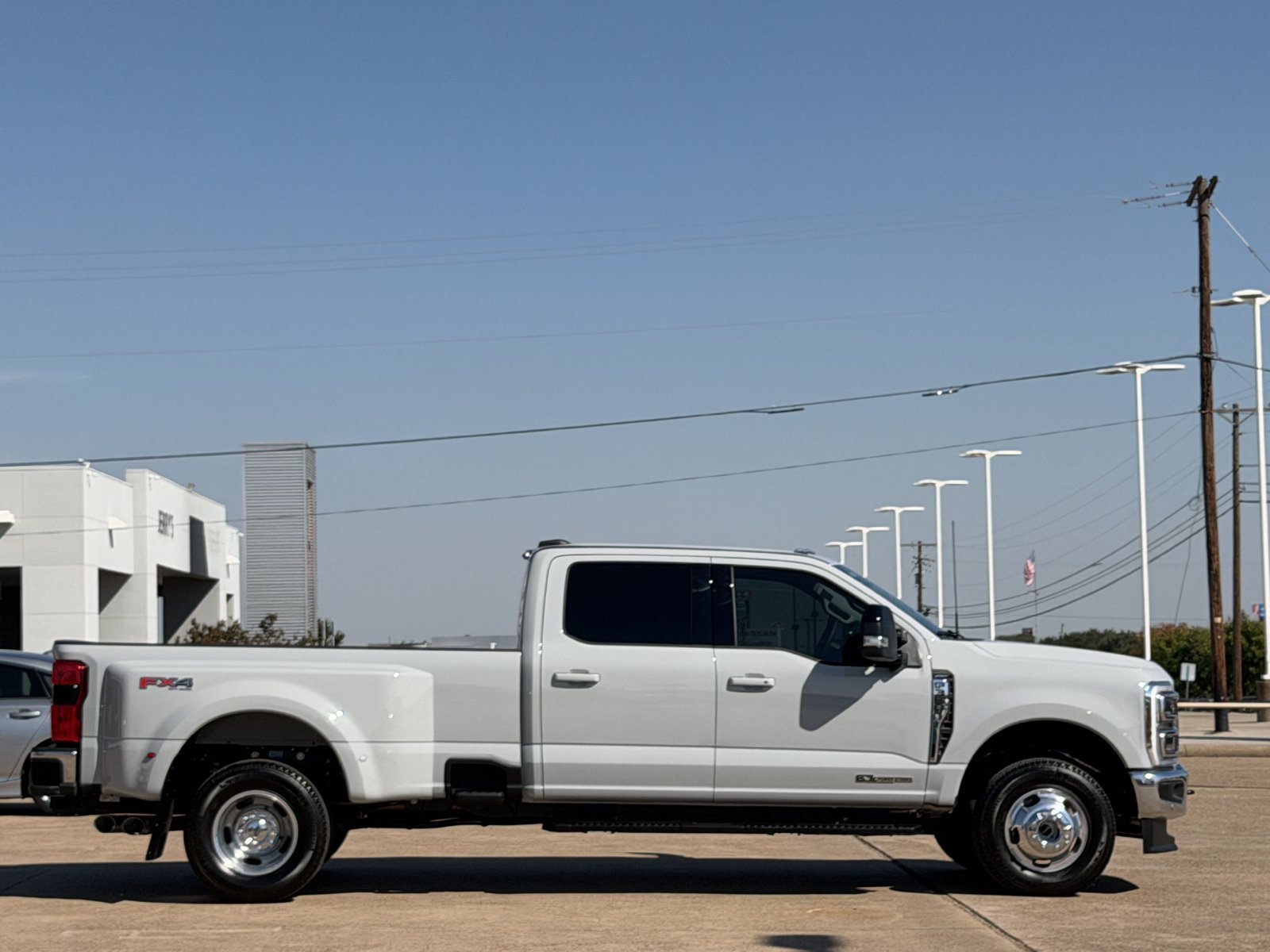 Used 2026 Ford F350 Lariat w/ Lariat Premium Package AWD/4WD image 3