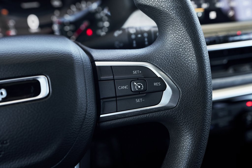 Used 2023 Jeep Compass Sport image 38