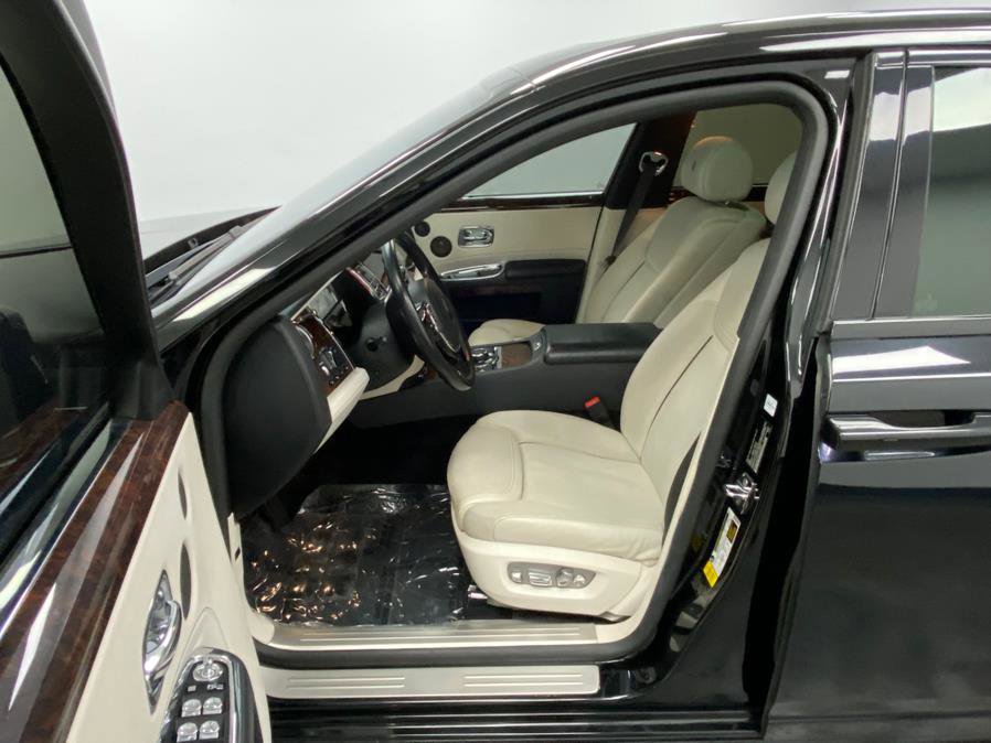 Used 2016 Rolls-Royce Ghost image 11