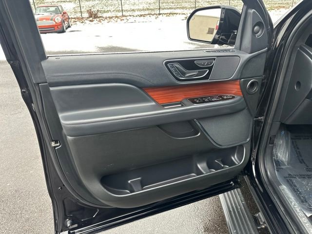 Used 2024 Lincoln Navigator L 4WD image 24