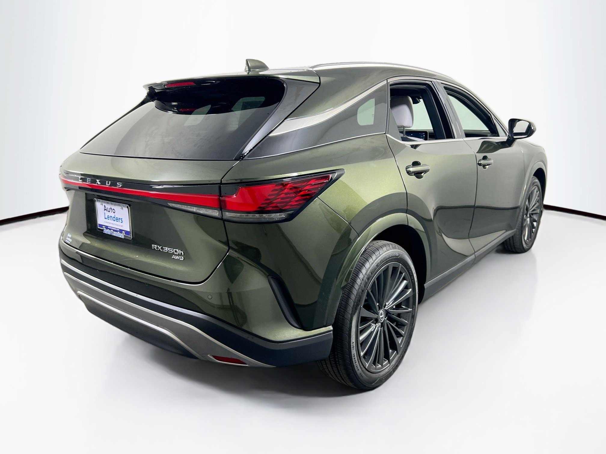 Used 2025 Lexus RX 350h w/ Accessory Package image 5