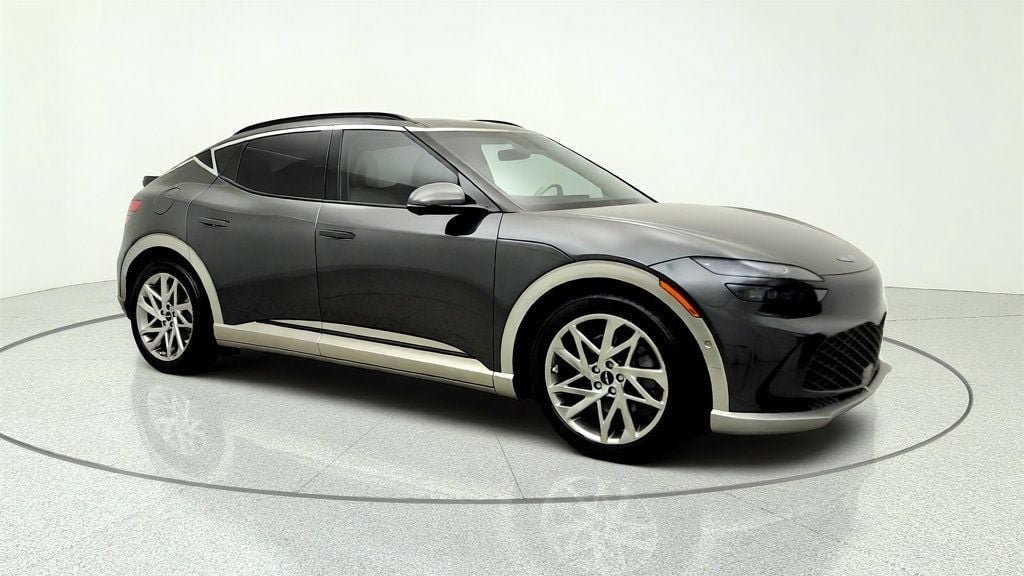 Used 2023 Genesis GV60 Advanced AWD/4WD image 3