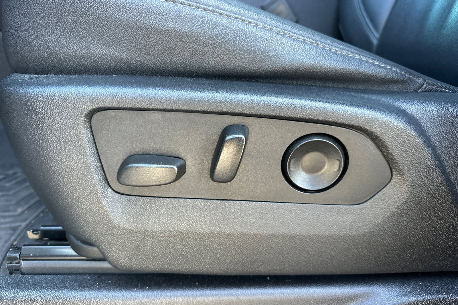 Used 2021 Chevrolet Tahoe Z71 w/ Rear Media and Nav Package image 13