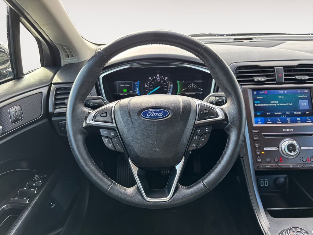 Used 2020 Ford Fusion Titanium image 15