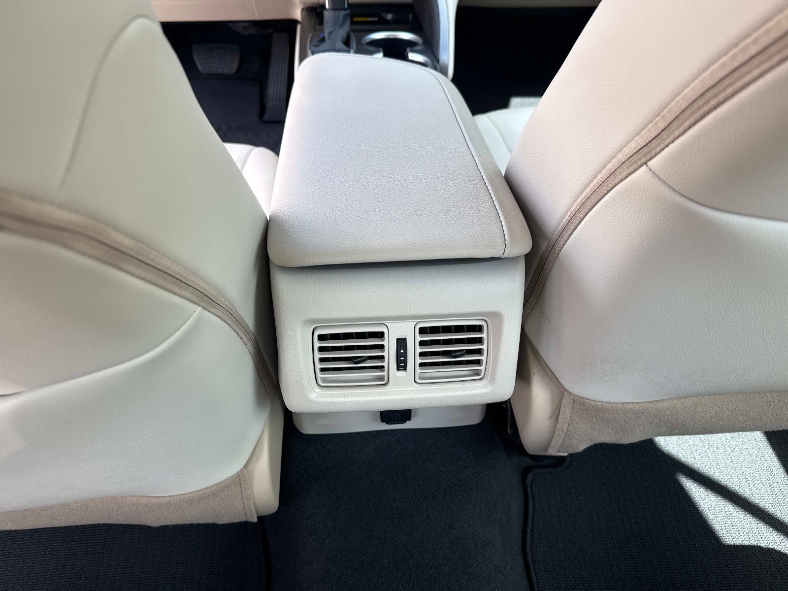 Used 2023 Toyota Camry XLE FWD image 16