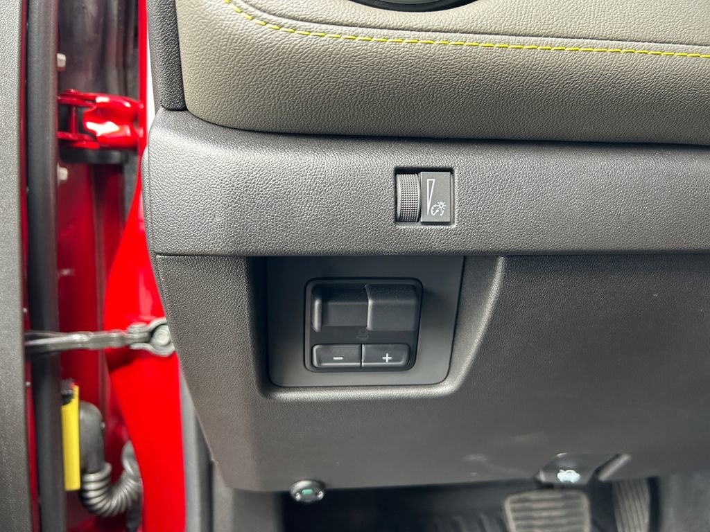 Used 2025 Chevrolet Colorado ZR2 w/ Technology Package image 21