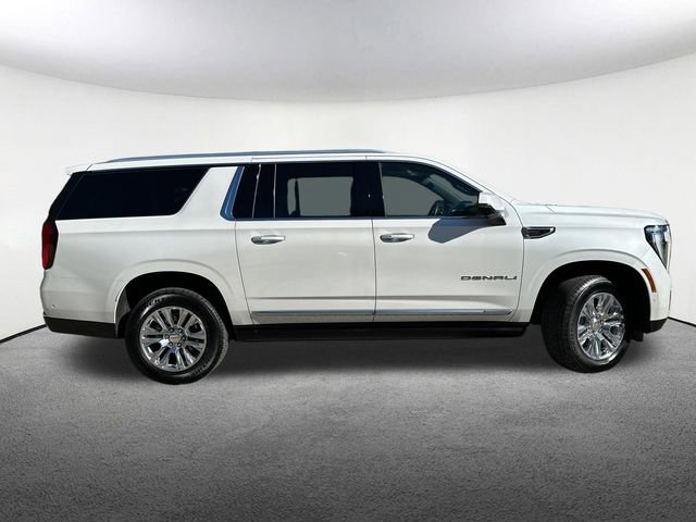 Used 2025 GMC Yukon XL Denali w/ Sun & Power Step Package AWD/4WD image 18