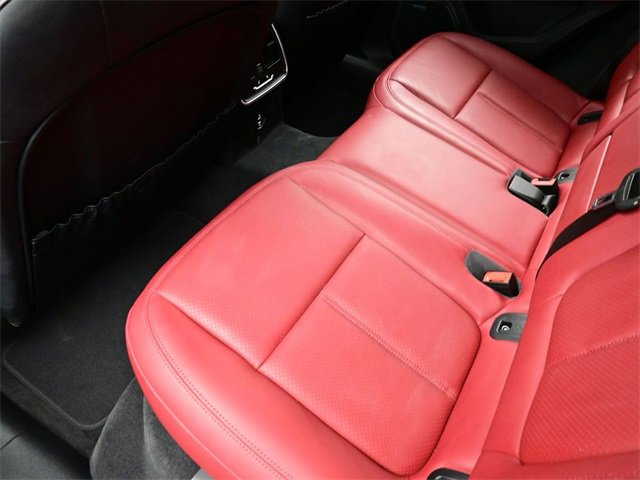 Used 2025 Porsche Macan image 15