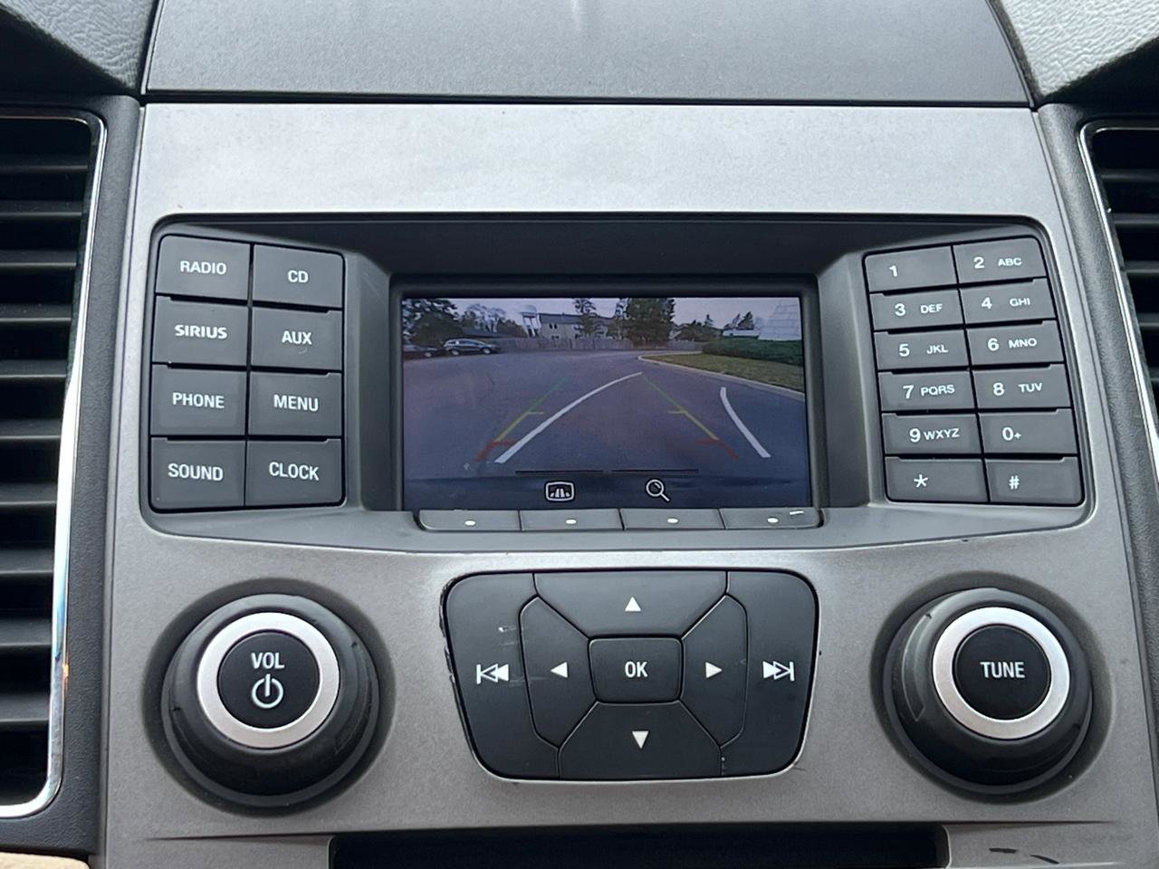 Used 2017 Ford Taurus SEL FWD image 24