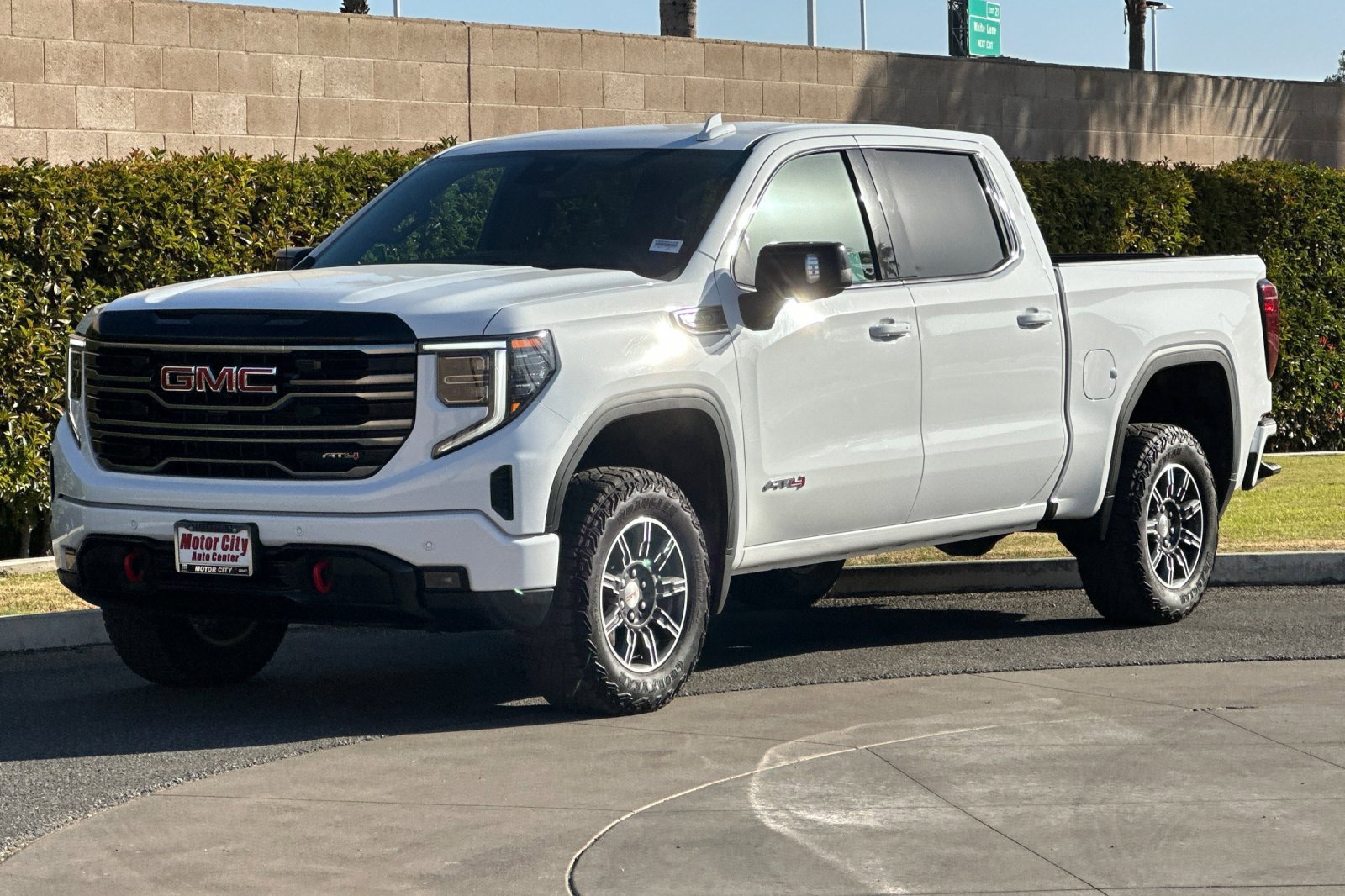 Certified 2025 GMC Sierra 1500 AT4 AWD/4WD image 8