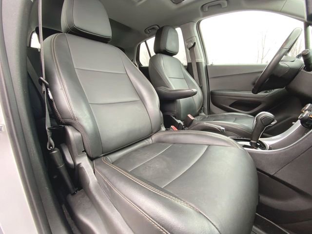 Used 2020 Chevrolet Trax Premier w/ LPO, Cargo Package image 27