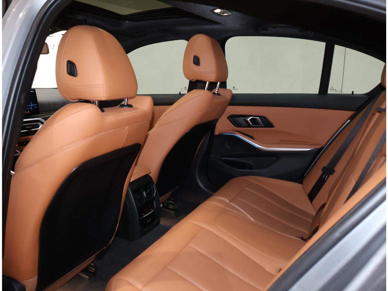 Certified 2024 BMW 330i Sedan w/ Convenience Package RWD image 14