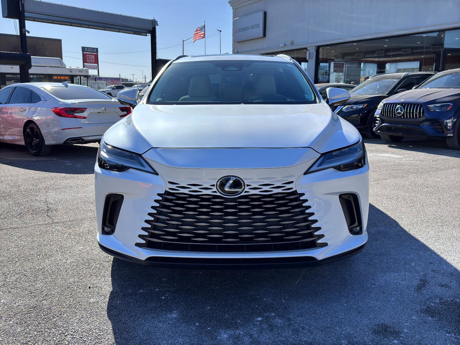 Used 2023 Lexus RX 350 w/ Accessory Package (Z1) image 2