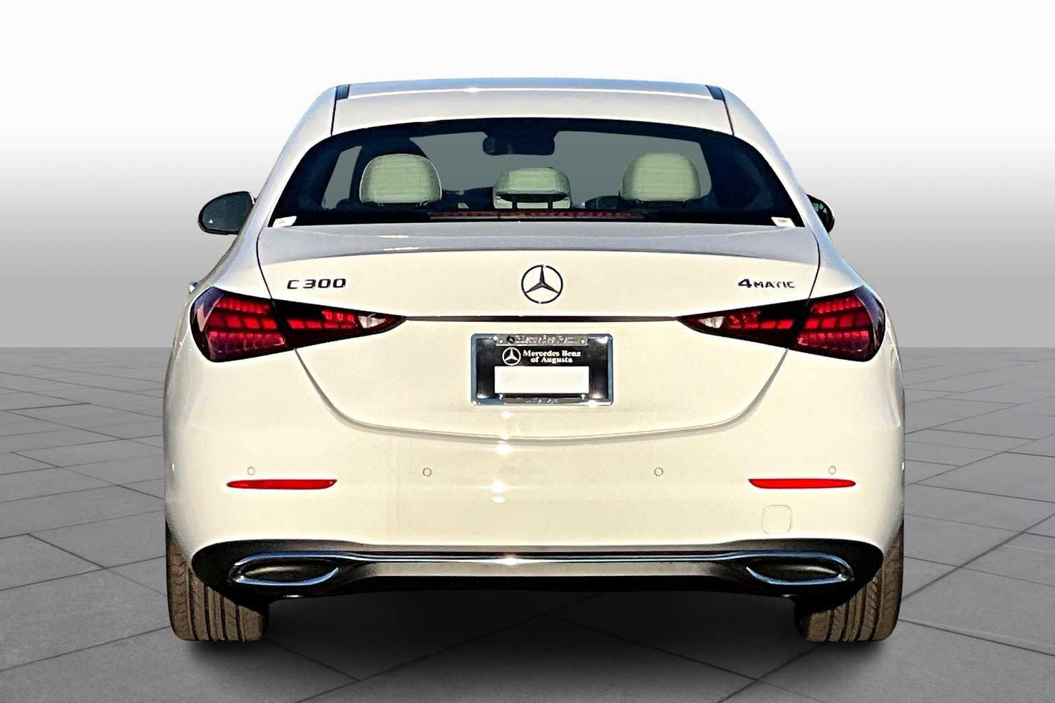 Used 2025 Mercedes-Benz C 300 4MATIC Sedan image 4