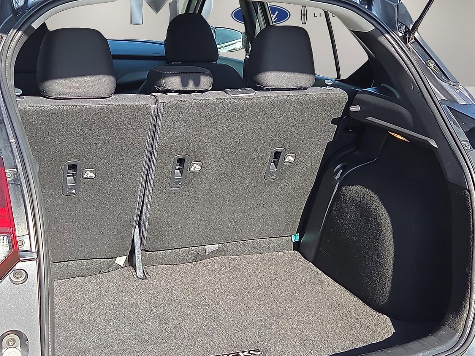 Used 2023 Nissan Kicks SR FWD image 8