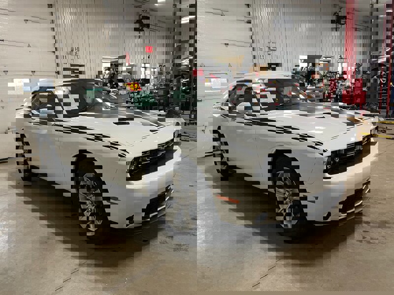 Used 2020 Dodge Challenger SXT image 5