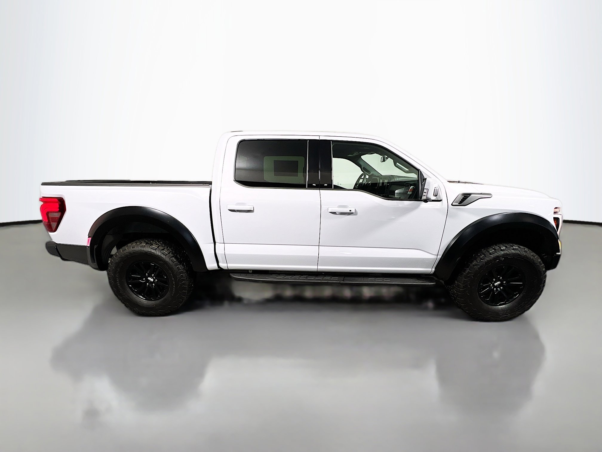 Used 2025 Ford F150 Raptor image 3