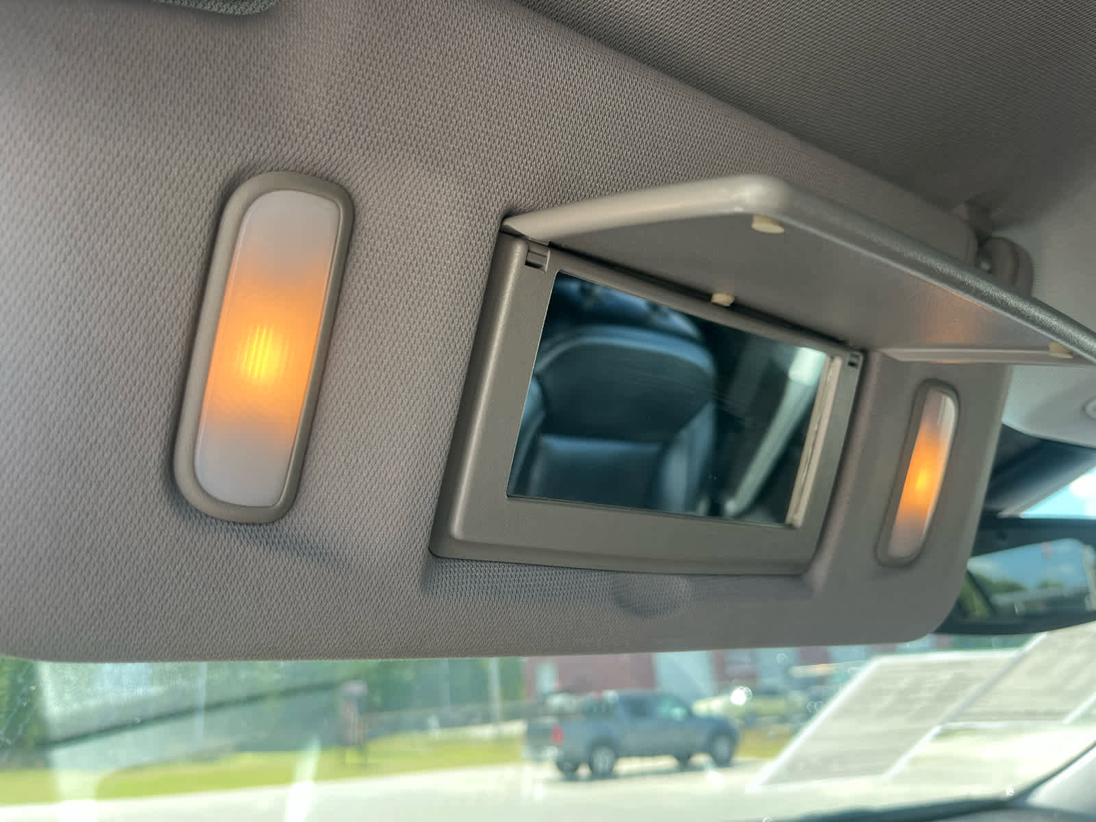 Used 2022 GMC Acadia SLT w/ Technology Package image 26