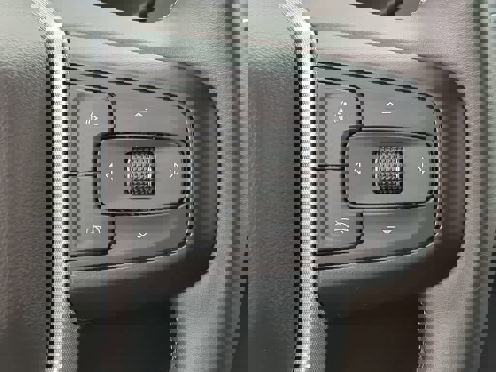 Used 2023 GMC Yukon XL SLT w/ SLT Luxury Package image 25