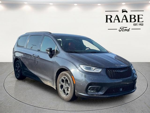 Used 2021 Chrysler Pacifica Limited w/ S Appearance Package FWD image 2