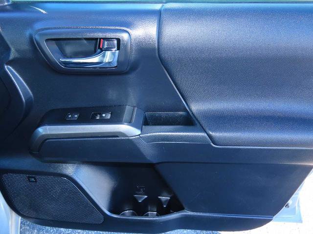 Used 2019 Toyota Tacoma TRD Off-Road image 21