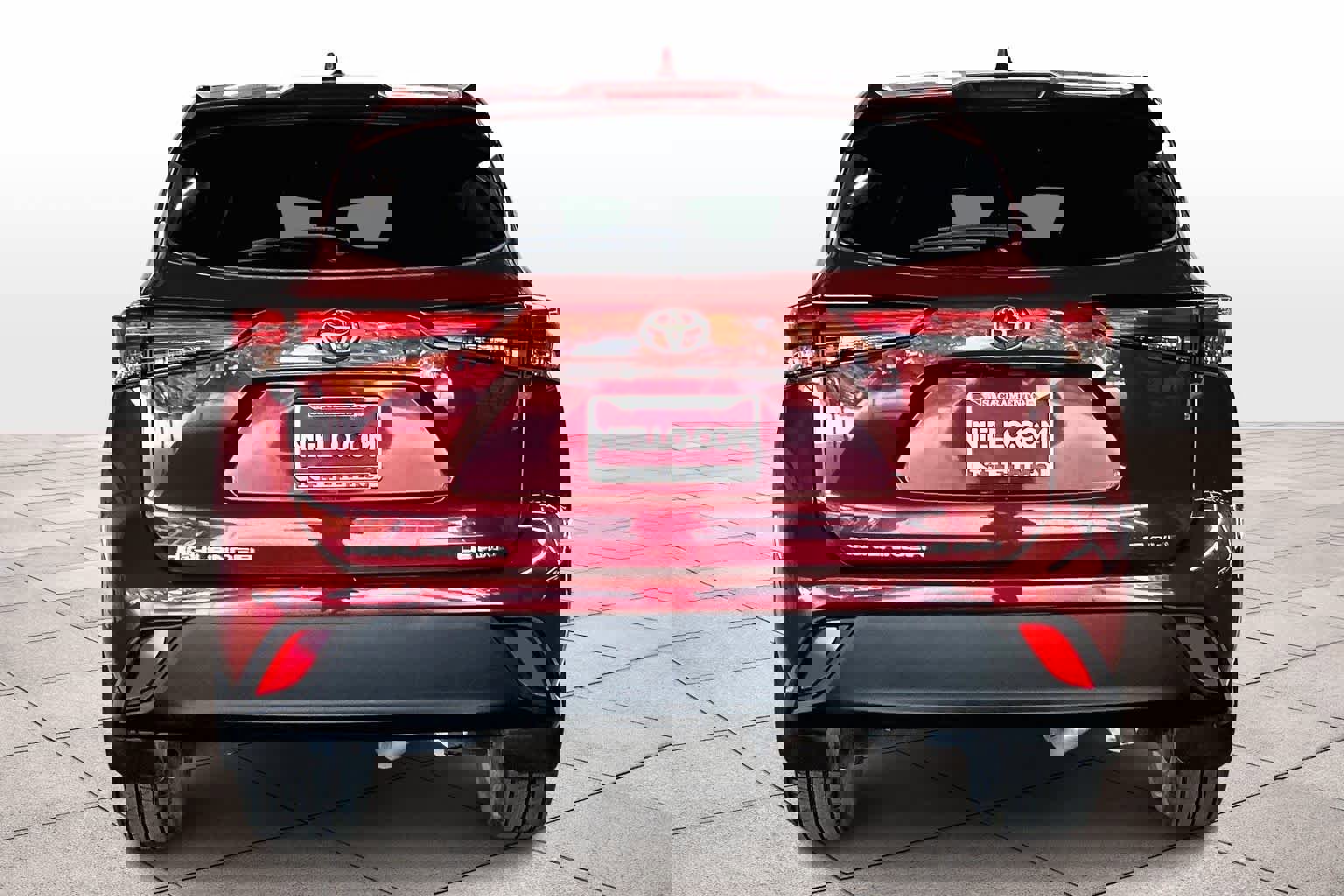 Used 2021 Toyota Highlander LE image 7