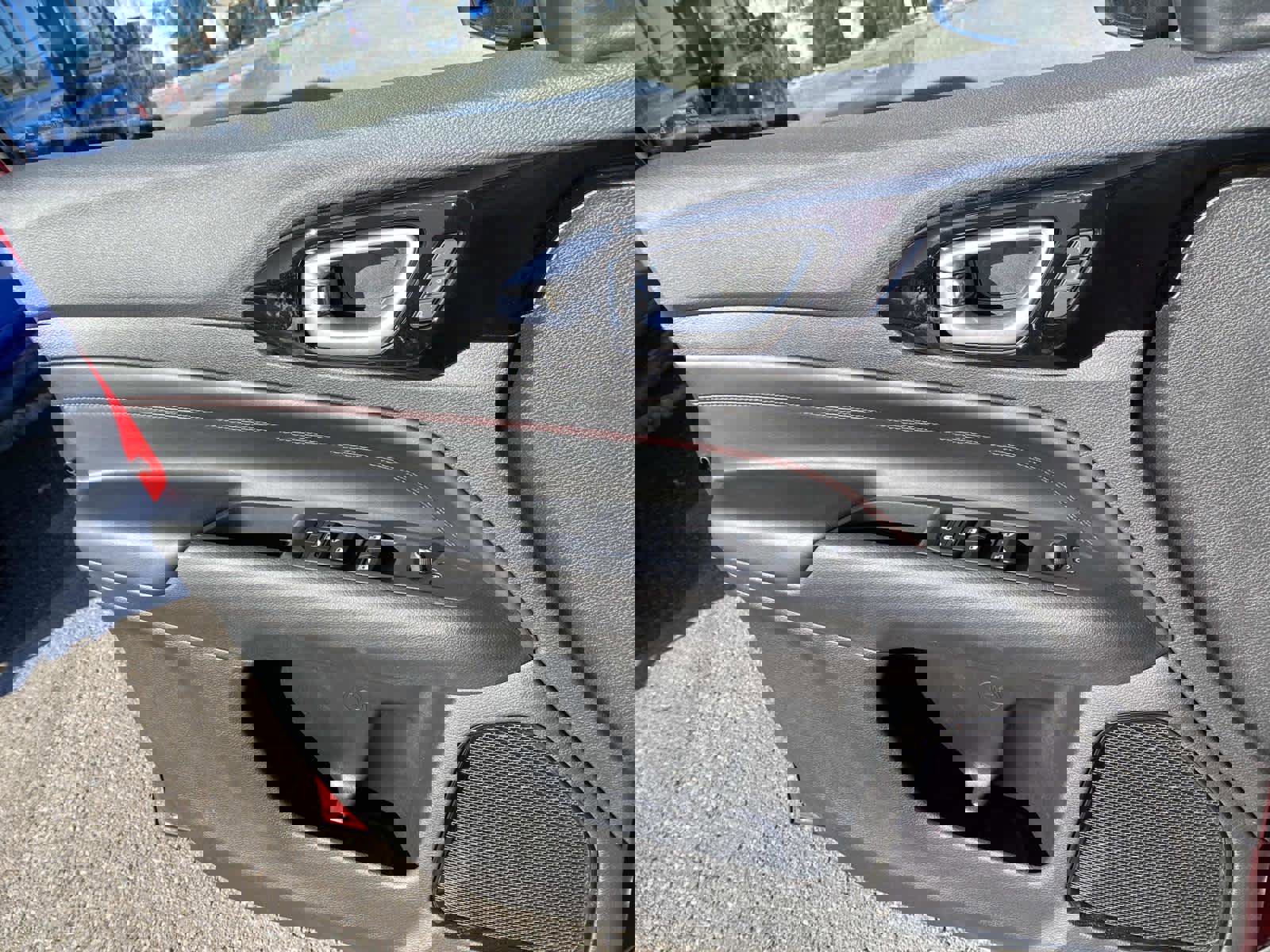 Certified 2025 Jeep Compass Trailhawk w/ Trailhawk Elite Group image 24