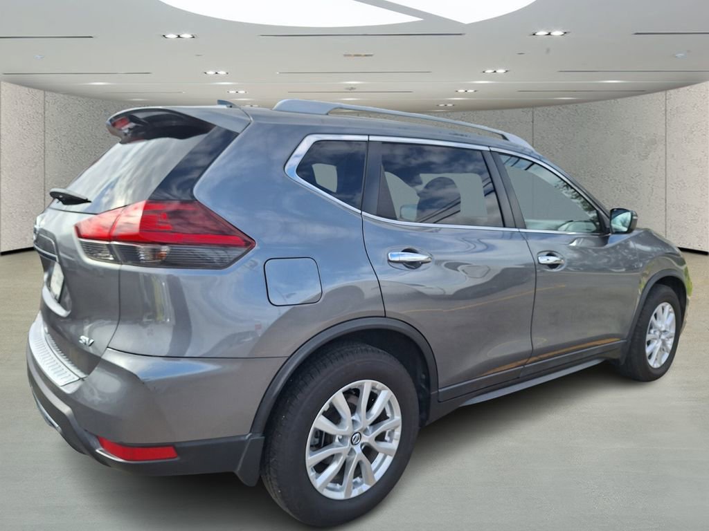 Used 2018 Nissan Rogue SV image 5