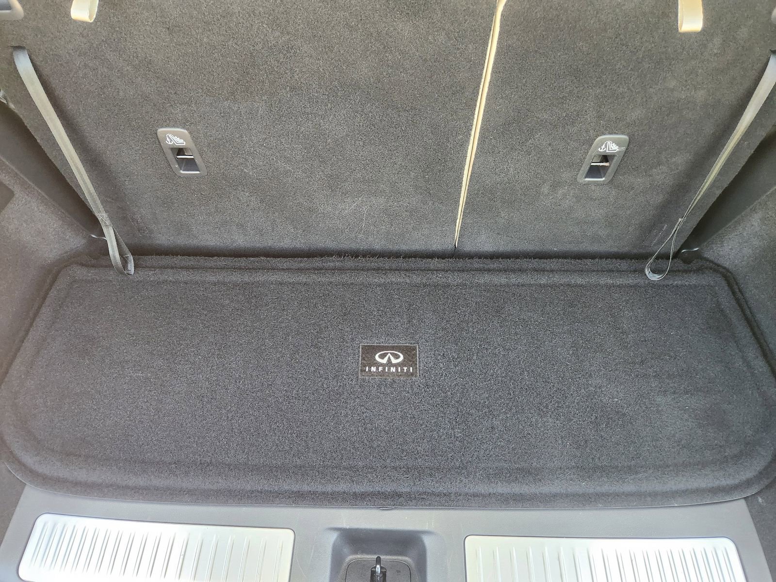 Used 2023 INFINITI QX60 Sensory w/ Cargo Package AWD/4WD image 36