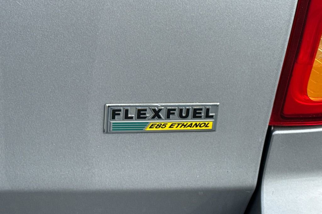 Used 2016 Dodge Grand Caravan SE image 13