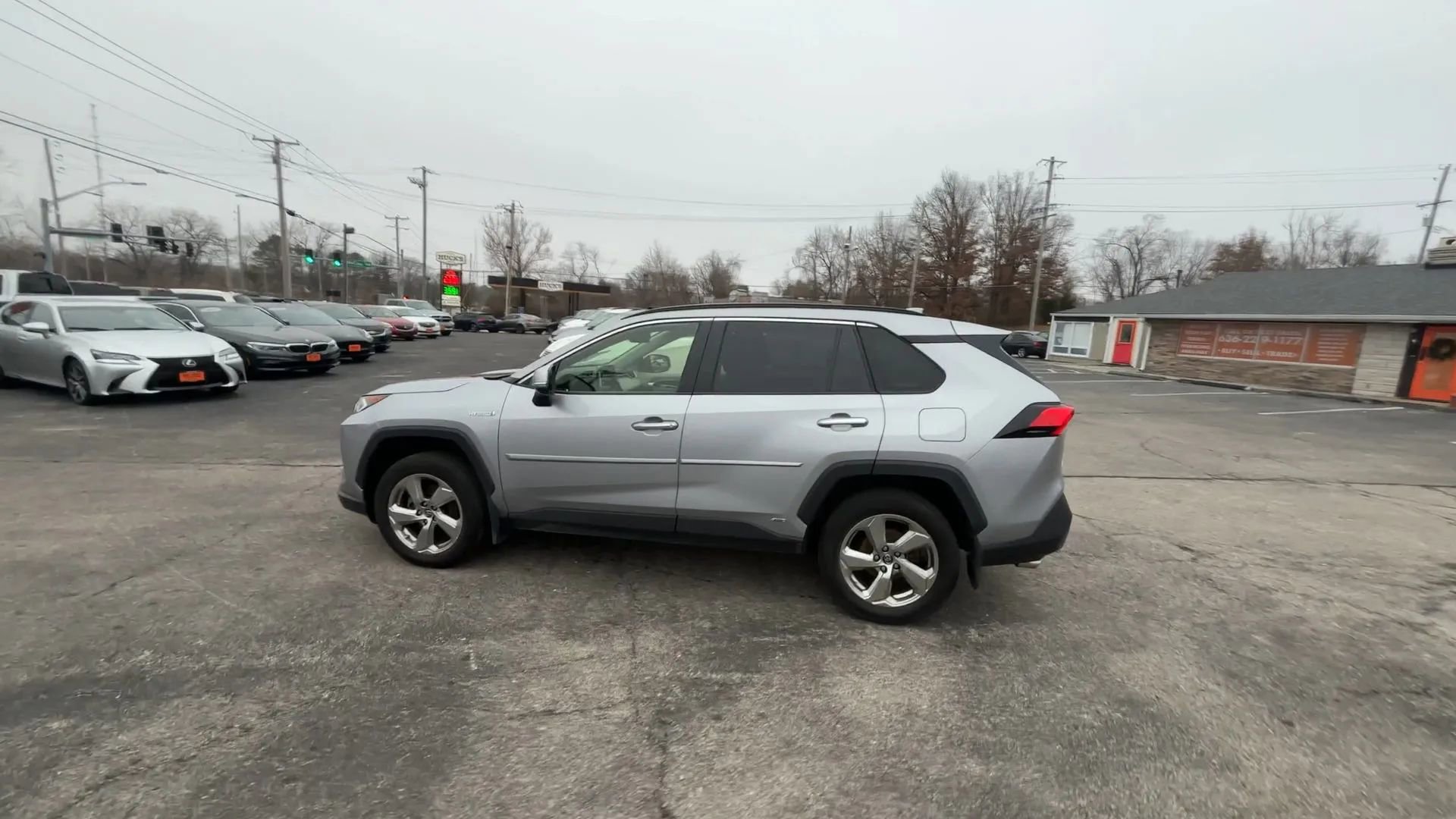Used 2019 Toyota RAV4 Limited w/ Carpet Mat Package image 6