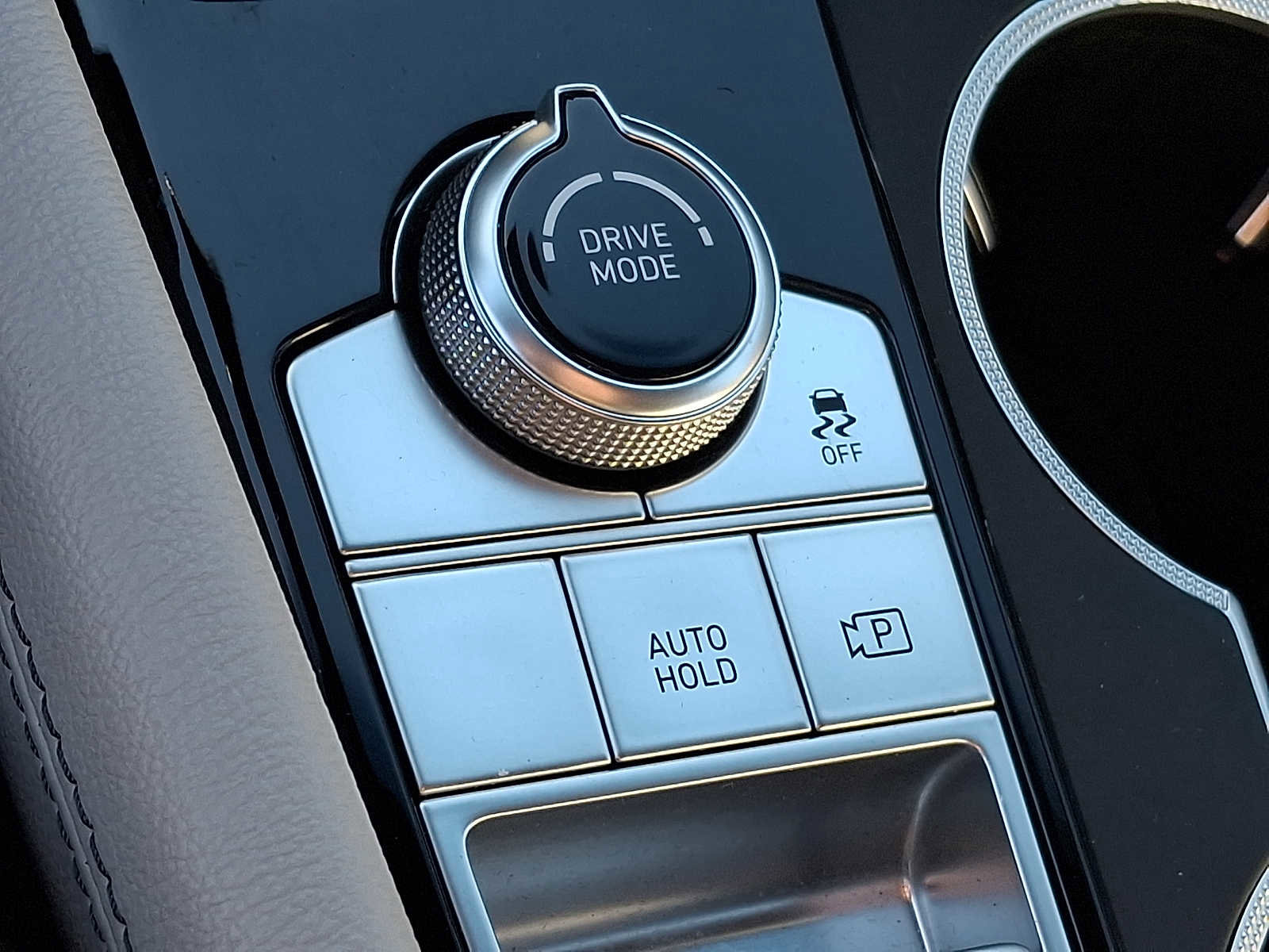 Used 2023 Genesis G70 2.0T image 21