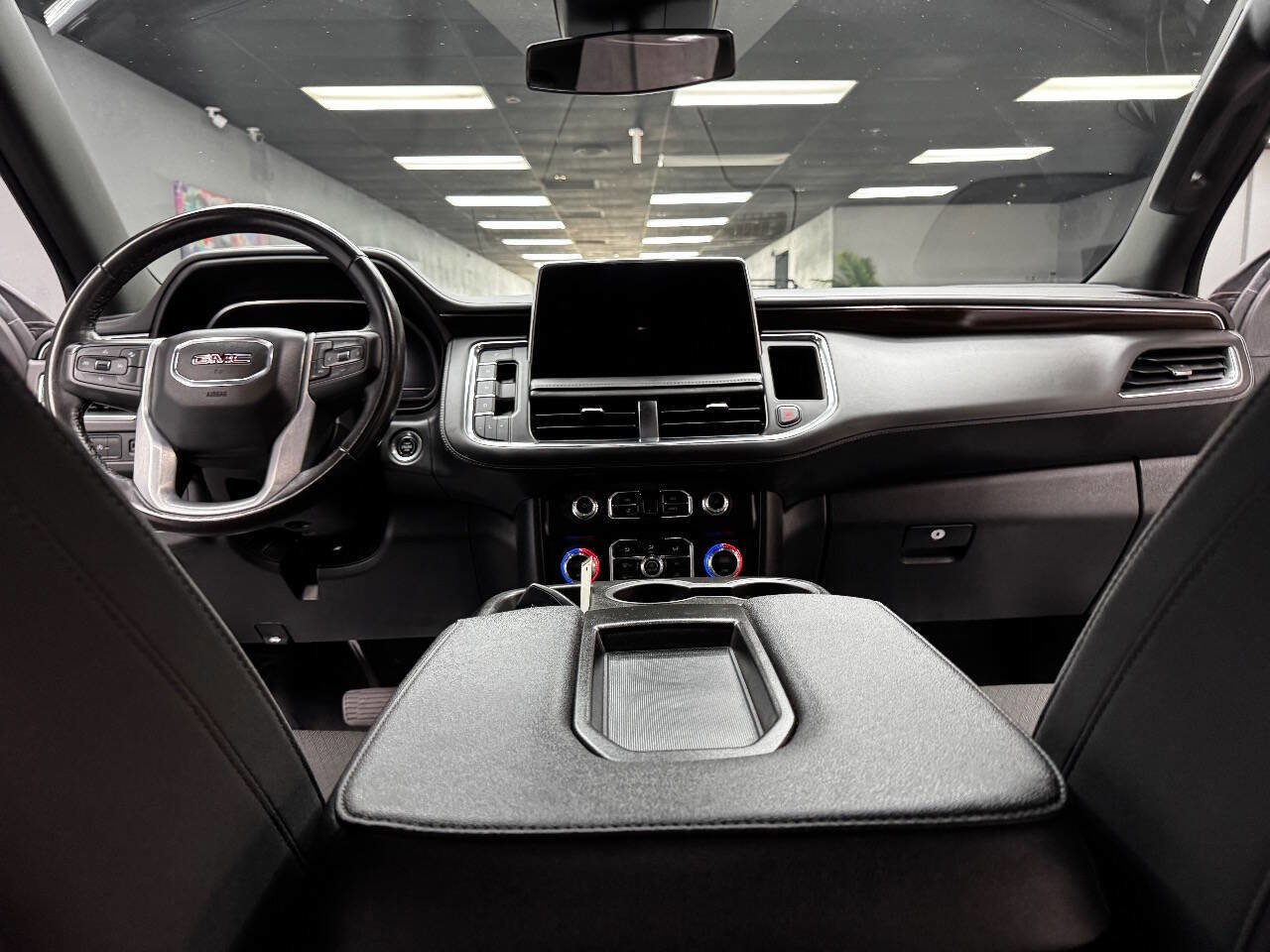 Used 2023 GMC Yukon XL SLE image 38