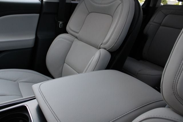New 2026 Lincoln Aviator Reserve AWD/4WD image 17